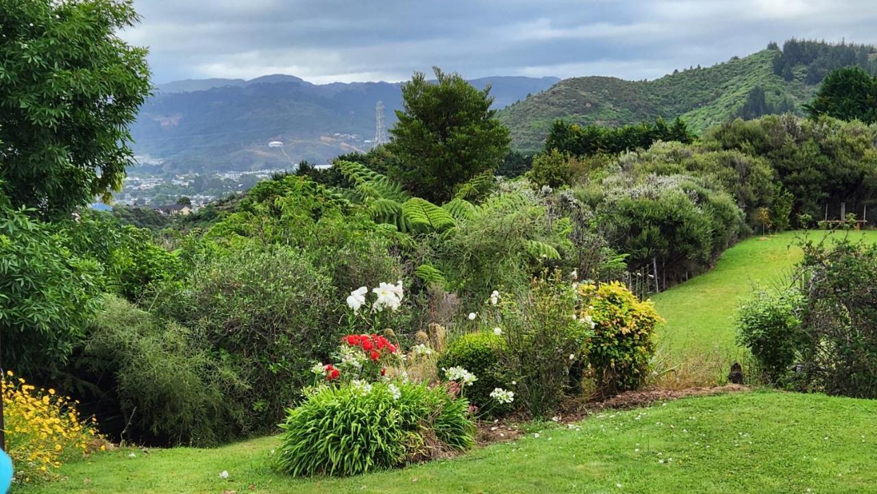 Boutique Art Retreat Hotel Upper Hutt Exterior photo